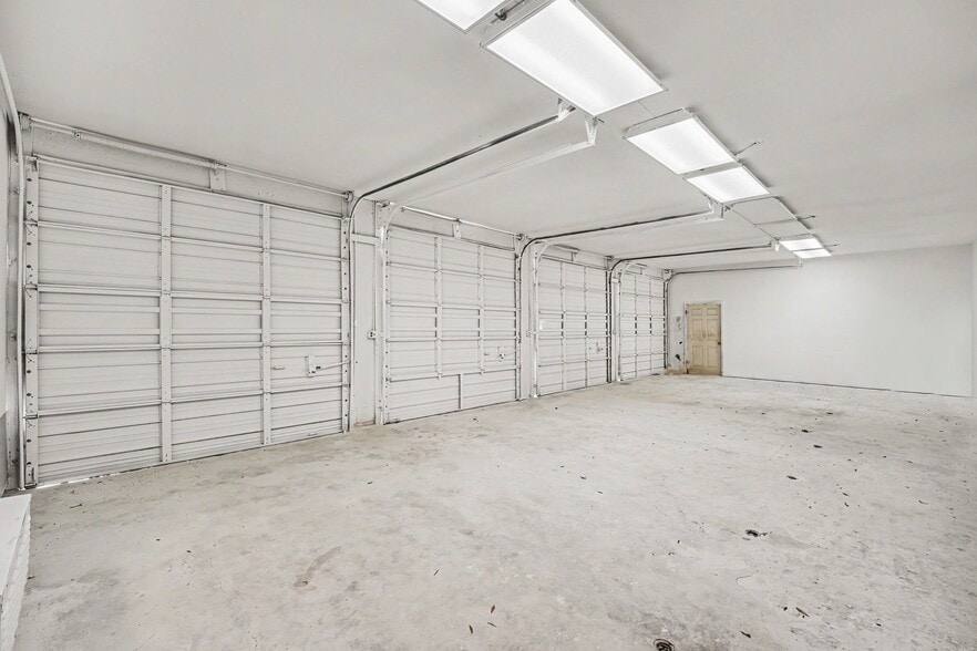 More Photos Of 7731 Industrial Rd, Melbourne Warehouse For Lease