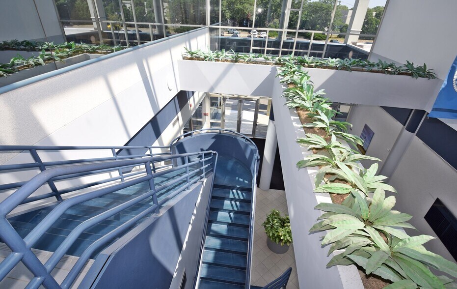More Photos Of 25 Melville Park Rd, Melville Office For Lease