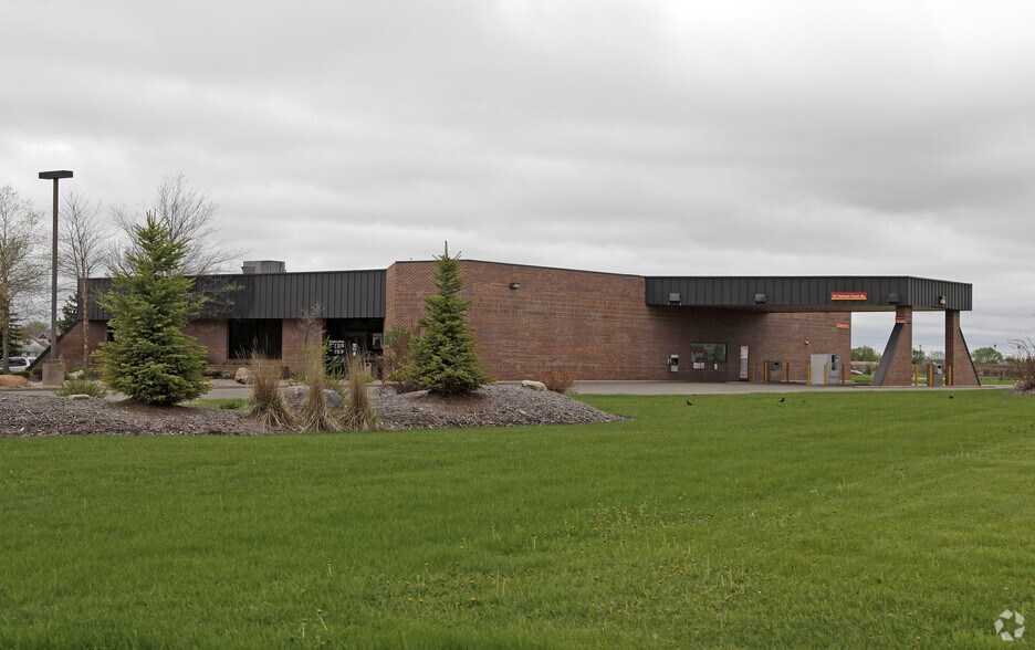 More Photos Of 701 SE Central Ave E, Saint Michael Bank For Lease