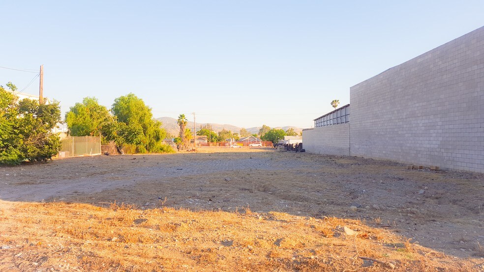 More Photos Of 14848 Slover Ave, Fontana Land For Lease