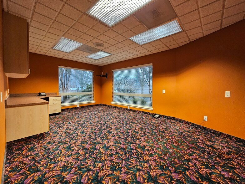 More Photos Of 5125 Wittenberg Ln NE, Salem Medical For Sale