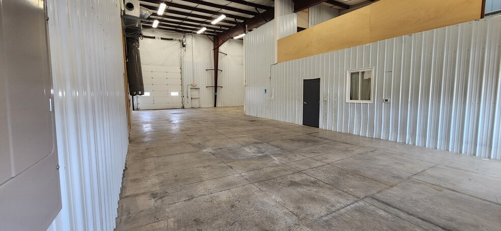 More Photos Of 244 Grey Fox Dr, Montoursville Warehouse For Lease