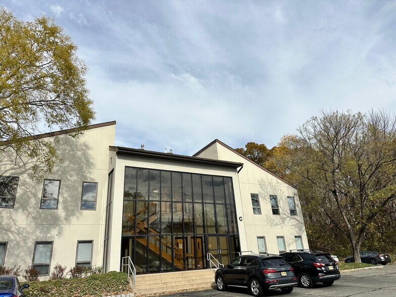 Primary Photo Of 115 US Highway 46, Mountain Lakes Medical For Sale