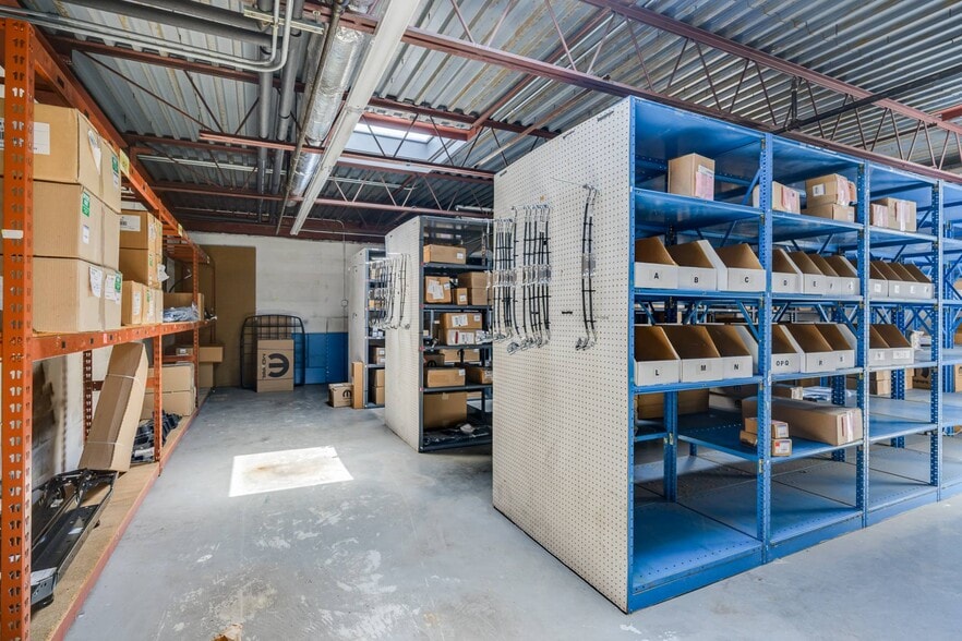 More Photos Of 691 County Road 39A, Southampton Auto Dealership For Lease