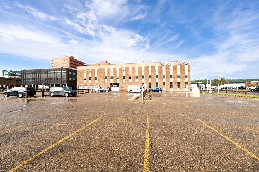 More Photos Of 9816 Hardin St, Fort McMurray Office For Lease