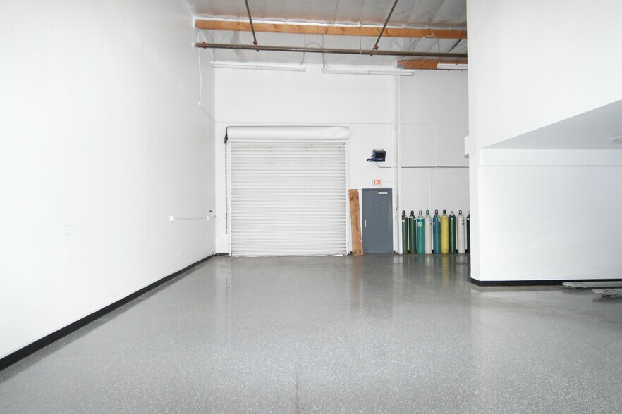 More Photos Of 4125 Market St, Ventura Light Manufacturing For Sale