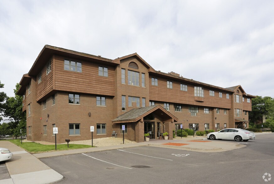 More Photos Of 277 Coon Rapids Blvd NW, Coon Rapids Office For Lease
