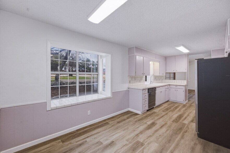 More Photos Of 7900 Hudson Loop, Austin Land For Lease