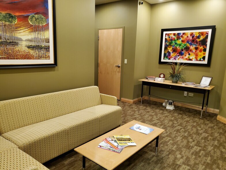 More Photos Of 720-780 Village Center Dr, Burr Ridge Storefront Retail Office For Lease