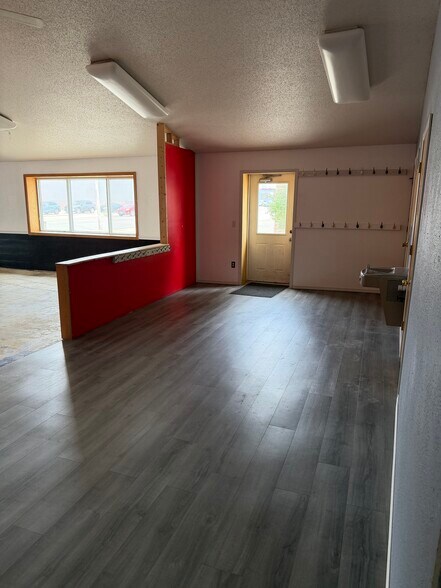 More Photos Of 1430 Main Ave, Fargo General Retail For Lease