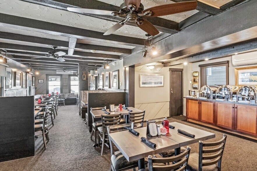 More Photos Of 539 Commercial St, Provincetown Storefront Retail Residential For Sale