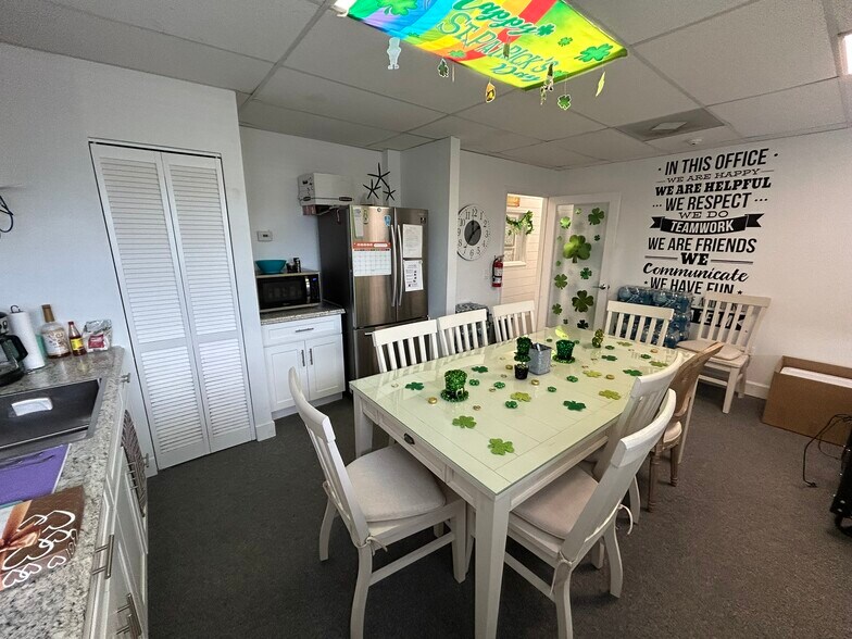 More Photos Of 3909 E Bay Dr, Holmes Beach Medical For Sale