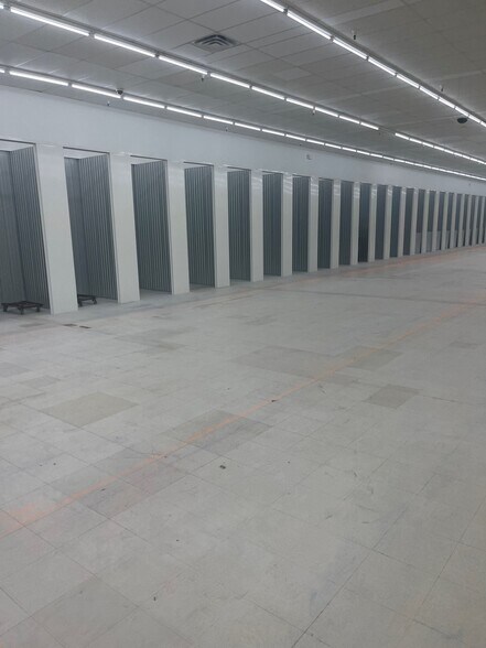 More Photos Of 4892 Okeechobee Rd, Fort Pierce Self Storage For Lease