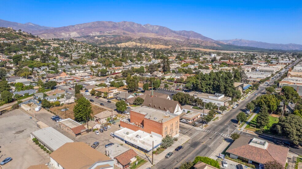More Photos Of 102 N 7th St, Santa Paula Specialty For Sale