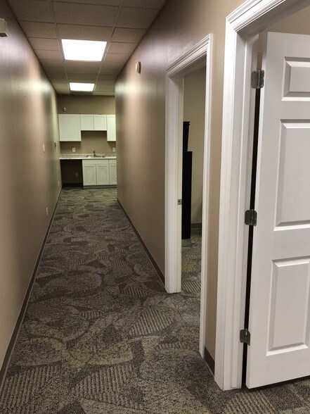 More Photos Of 2324 Cheek Sparger Rd, Bedford Office For Sale