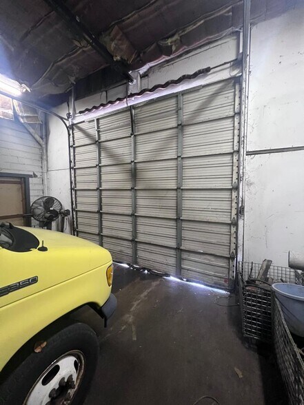 More Photos Of 1420 Adams Ave, Huntington Warehouse For Lease