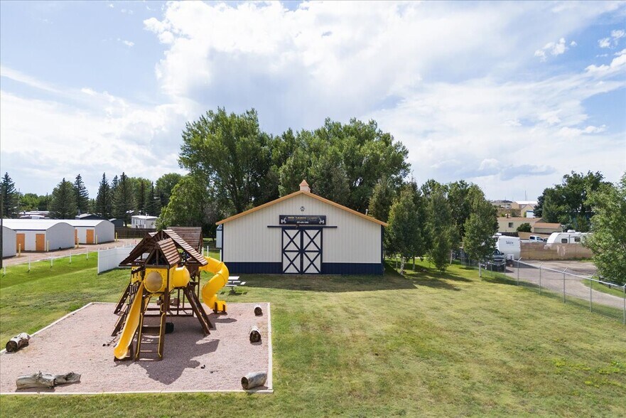 More Photos Of 1902 Avenue C, Cheyenne Self Storage For Lease