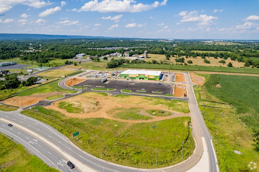 More Photos Of 7655 Winchester Ave, Inwood Storefront For Lease