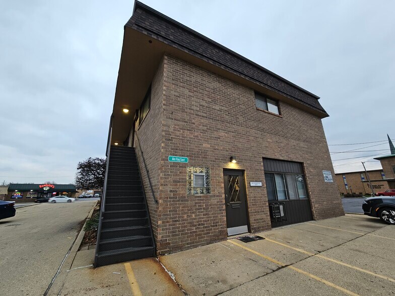 More Photos Of 140 W Saint Charles Rd, Villa Park Office Residential For Lease