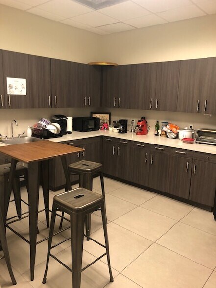 More Photos Of 4070-4090 Laguna St, Coral Gables Medical For Sale