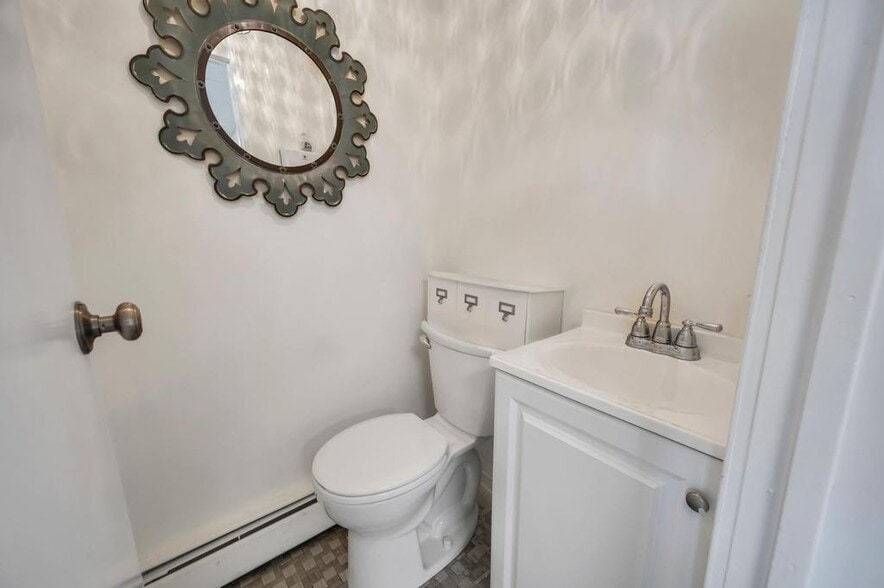 More Photos Of 2539 Middle Country Rd, Centereach Office For Sale