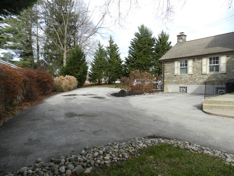 More Photos Of 98 Darby Rd, Paoli Office Residential For Lease