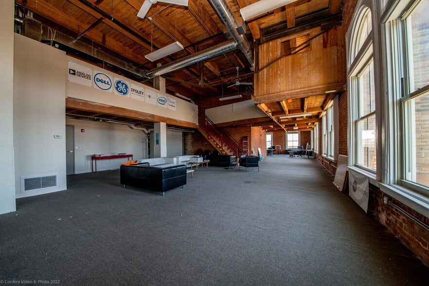 More Photos Of 555 Pleasant St, New Bedford Office For Sale