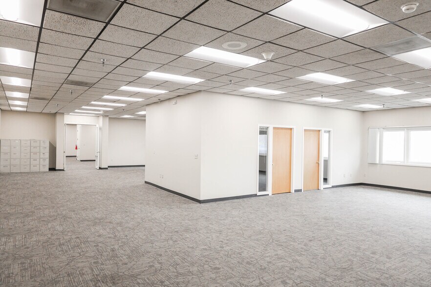 More Photos Of 2001 1st Ave N, Fargo Warehouse For Lease