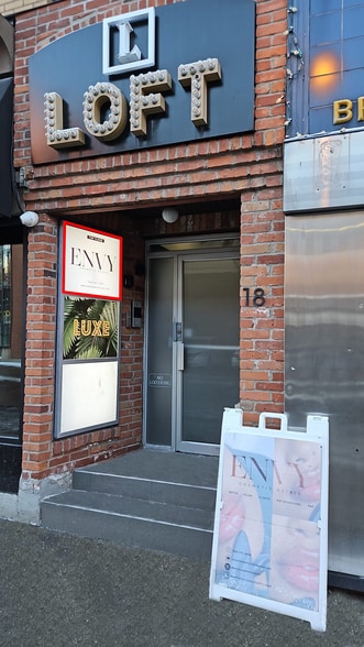 More Photos Of 12-18 Byward Market Sq, Ottawa Storefront Retail Office For Lease