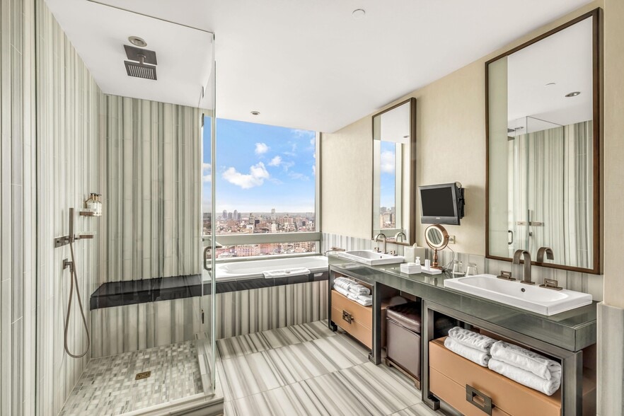 More Photos Of 246 Spring St, New York Hotel For Lease