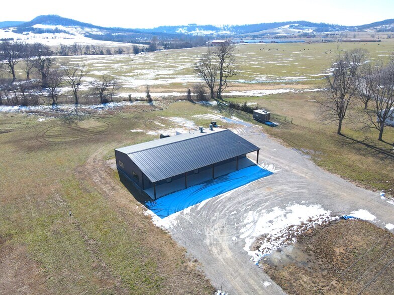 Primary Photo Of 311 9th st, Green Forest Flex For Sale