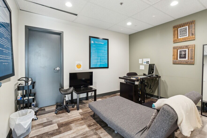 More Photos Of 7005 Fairmount Dr SE, Calgary Medical For Sale