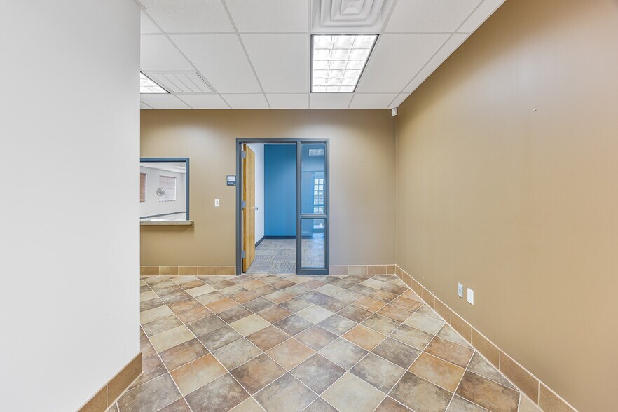 More Photos Of 5500 Murrell Rd, Melbourne Office For Lease