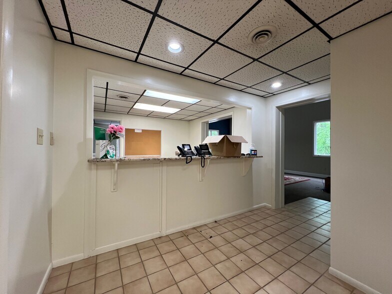 More Photos Of 1335 Hardy Rd, Vinton Medical For Sale