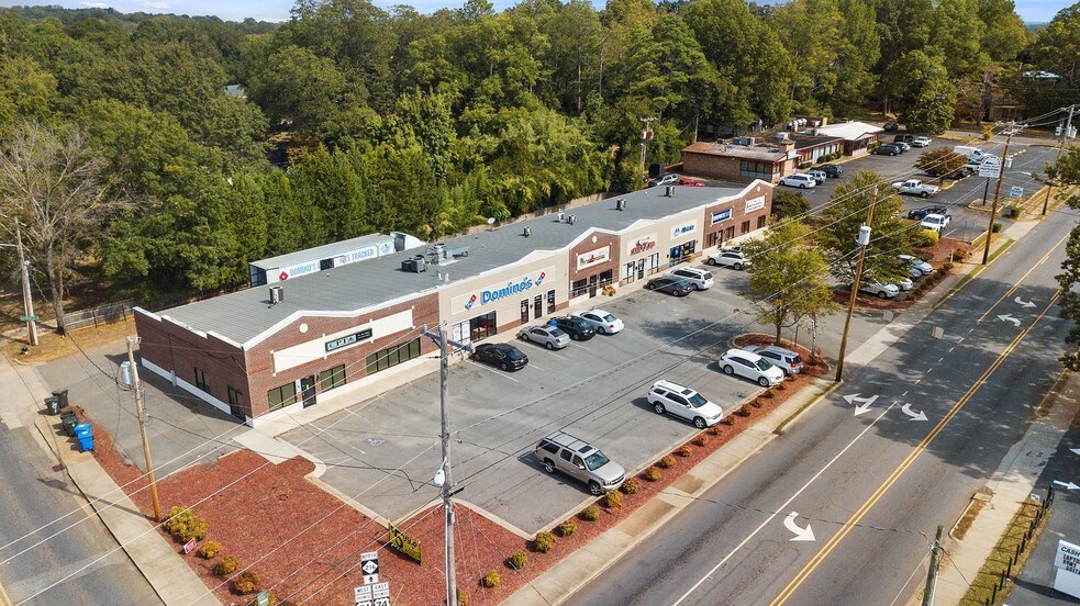 More Photos Of 110 W King St, Kings Mountain Storefront Retail Office For Lease