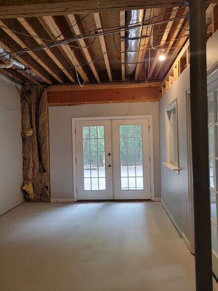 More Photos Of 182 Ben Burton Cir, Bogart Office For Sale