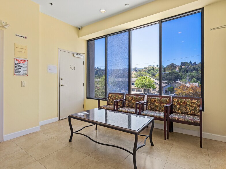 More Photos Of 7335-7341 Foothill Blvd, Tujunga Light Manufacturing For Sale