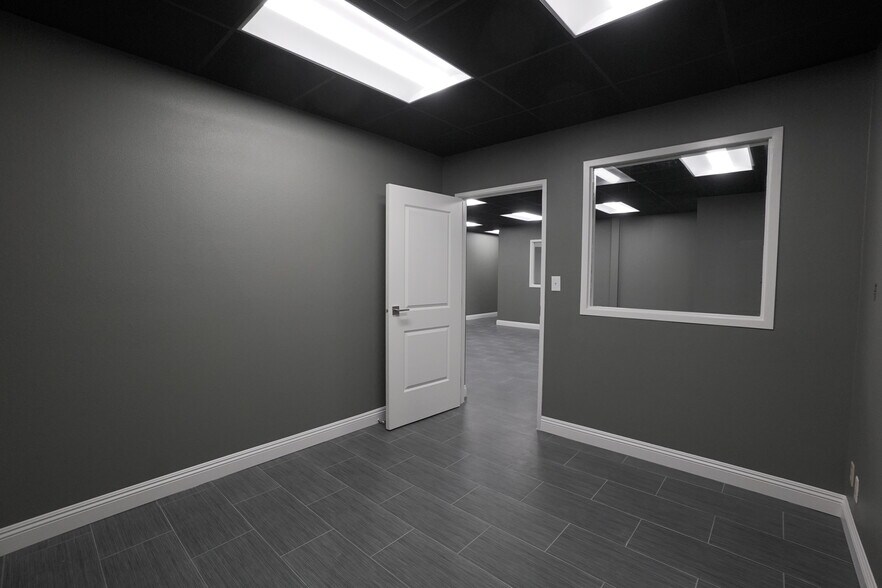 More Photos Of 3375 Aldebaran Ave, Las Vegas Warehouse For Sale