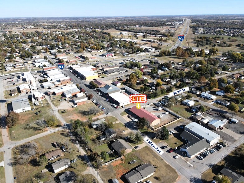 More Photos Of 200 S Main, Blanchard General Retail For Lease