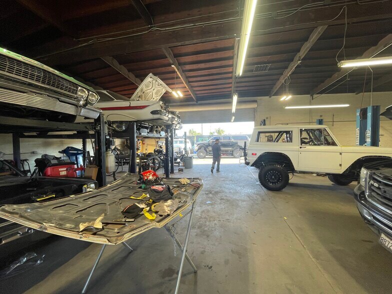 More Photos Of 7534 Adams St, Paramount Manufacturing For Sale