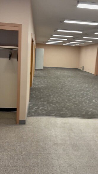 More Photos Of 8520 106A Ave NW, Edmonton Warehouse For Lease