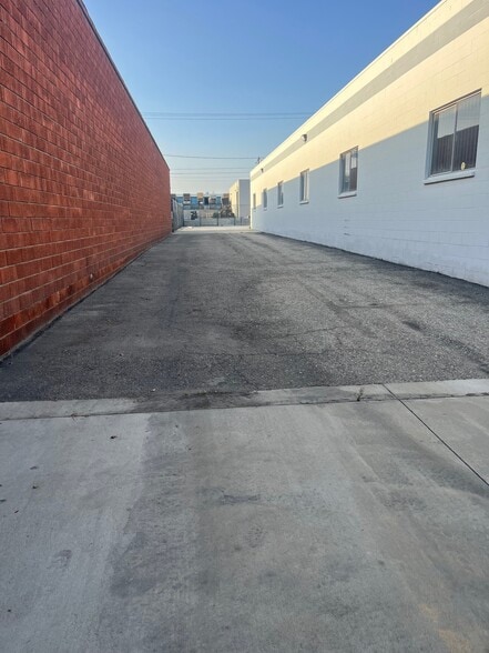 More Photos Of 1751 N Floradale Ave, South El Monte Warehouse For Lease