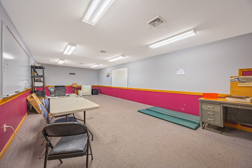 More Photos Of 4 Shearer St, Palmer General Retail For Sale