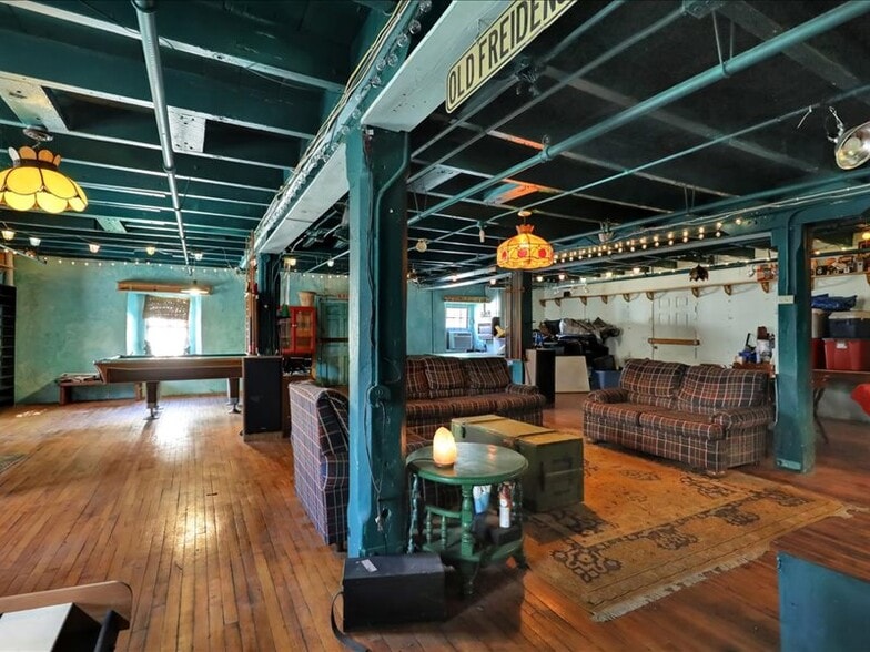 More Photos Of 1524 Friedensburg Rd, Reading Storefront Retail Residential For Sale