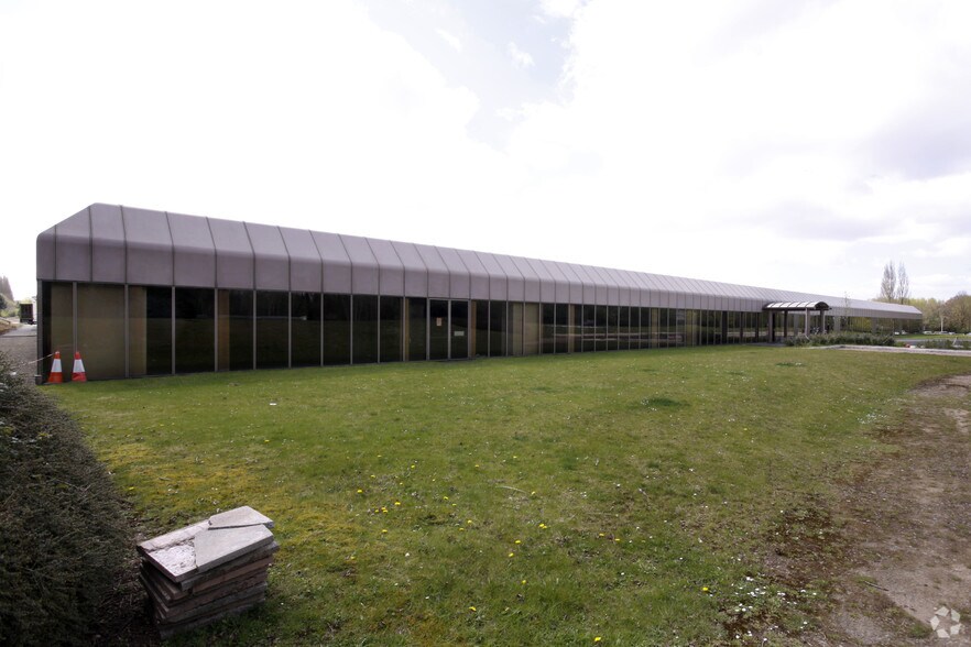 More Photos Of Castlegate Business Park, Caldicot Research And Development For Lease