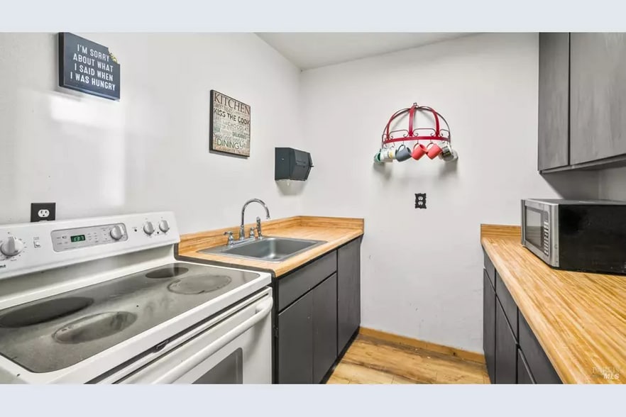 More Photos Of 16345 Main St, Lower Lake Warehouse For Sale