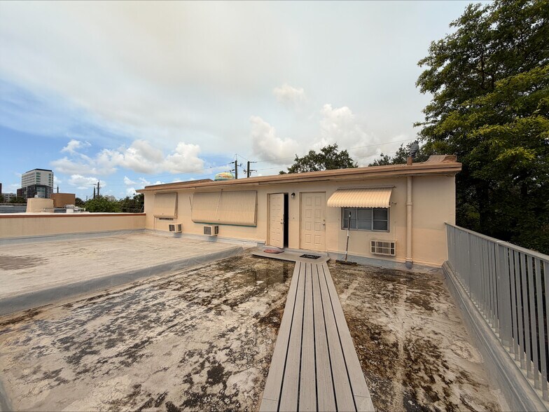 More Photos Of 727 N Andrews Ave, Fort Lauderdale Manufacturing For Sale