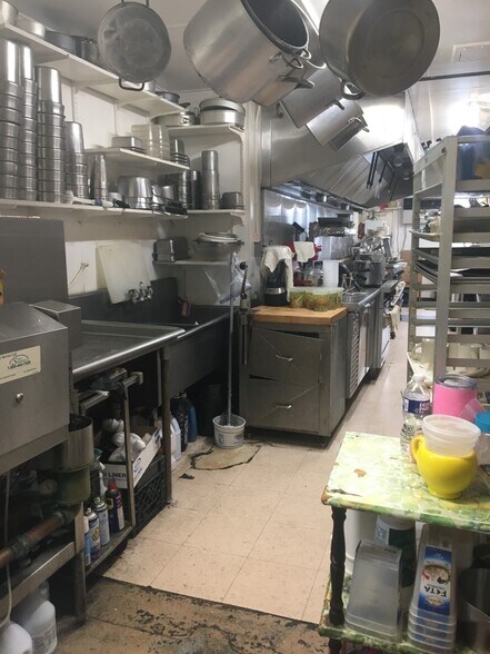 More Photos Of 36 John Ringo Rd, Ringoes Restaurant For Lease