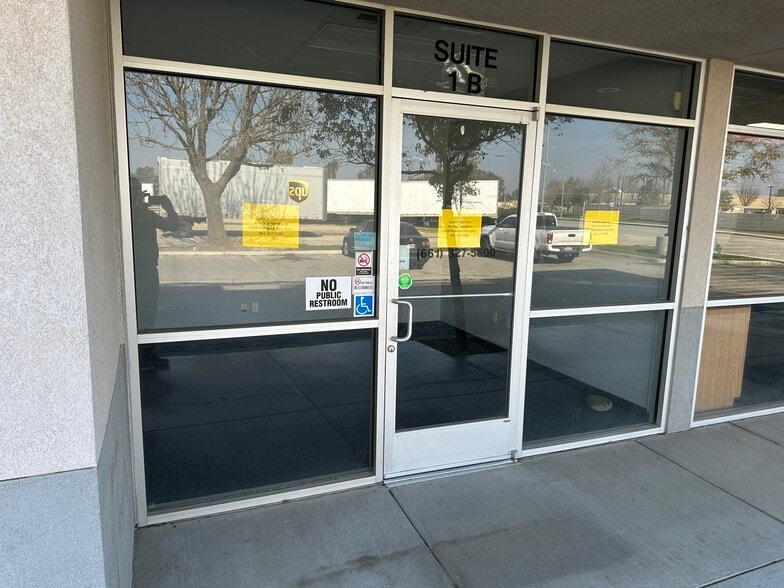 More Photos Of 3740 N Sillect Ave, Bakersfield Light Manufacturing For Lease