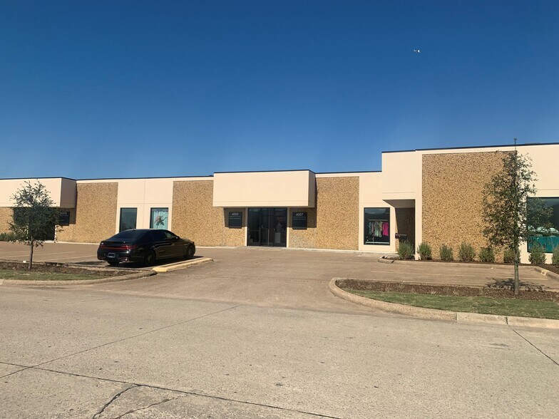 More Photos Of 4001-4009 Lindbergh Dr, Addison Light Manufacturing For Lease